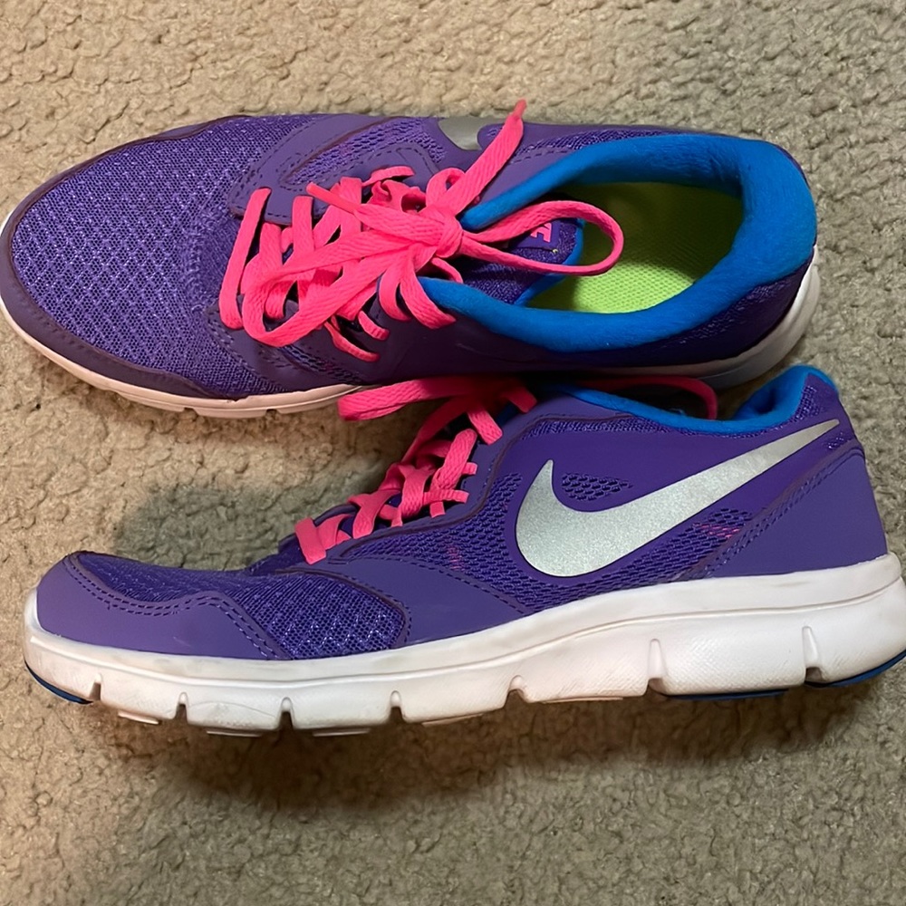 Nike women shoes